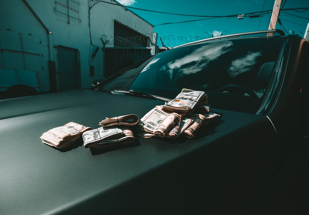 Wat is het vermogen van Dennis Schouten en hoe verdient hij zijn geld?